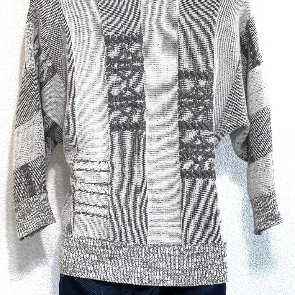 Ecote Urban Outfitter Woman Gray Knit Shawl Snap Button Cardigan Size S